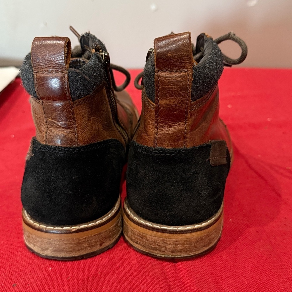 Crevo Men's Two-Tone Leather Boots - Picture 4 of 6